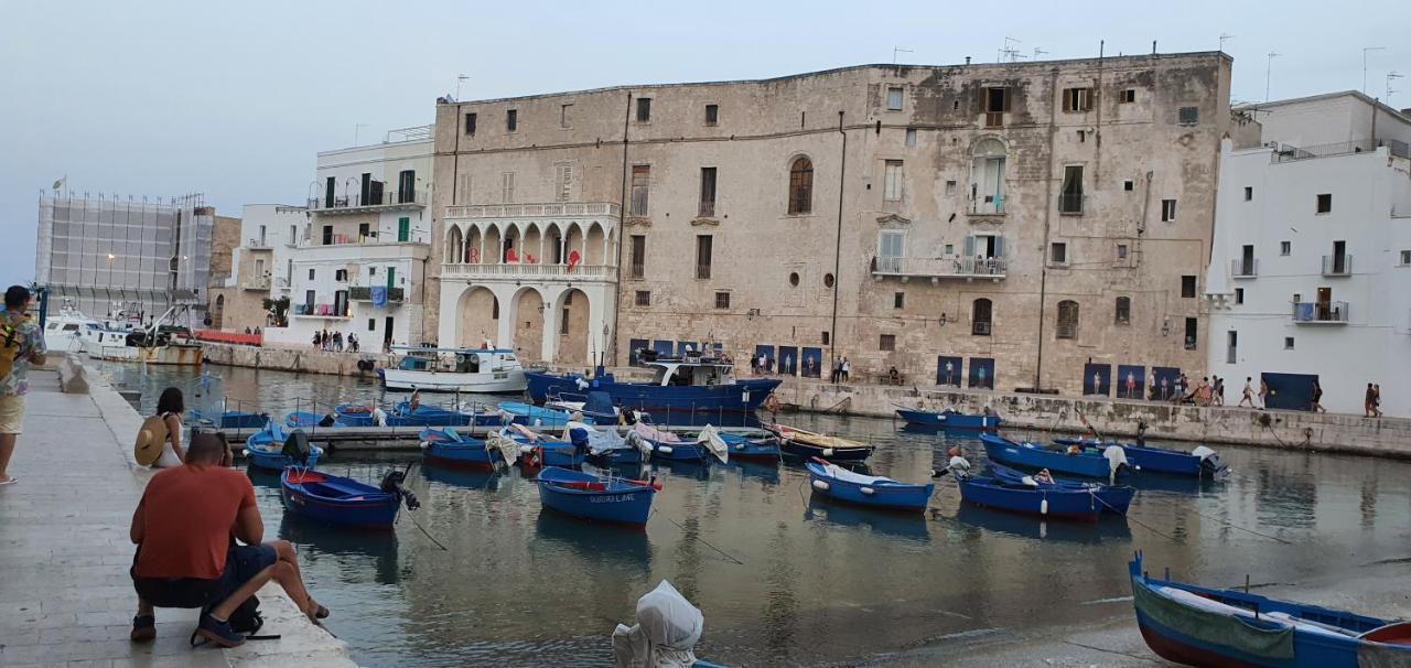 Dimora Nel Cuore Del Centro Storico Di โมโนโปลี ภายนอก รูปภาพ
